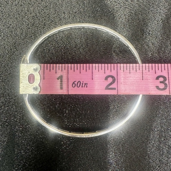 Beautiful silver diamond like gems bangle bracelet - Picture 5 of 6